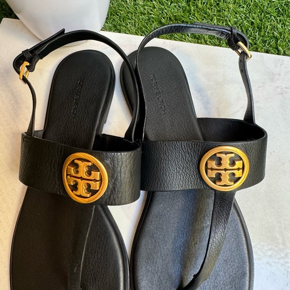TORY BURCH BENTON 2 FLAT THONG
SANDAL black Calf Leather Sz 9.5 women Gold Logo - Picture 6 of 9